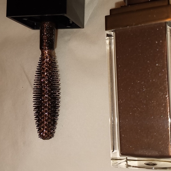 CIRCA DUAL FOCUS VOLUMIZING MASCARA AND TOP COAT - Picture 8 of 9